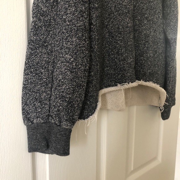 Devlyn Van Loon Salt & Pepper Raglan Sweater (S) - Picture 4 of 5